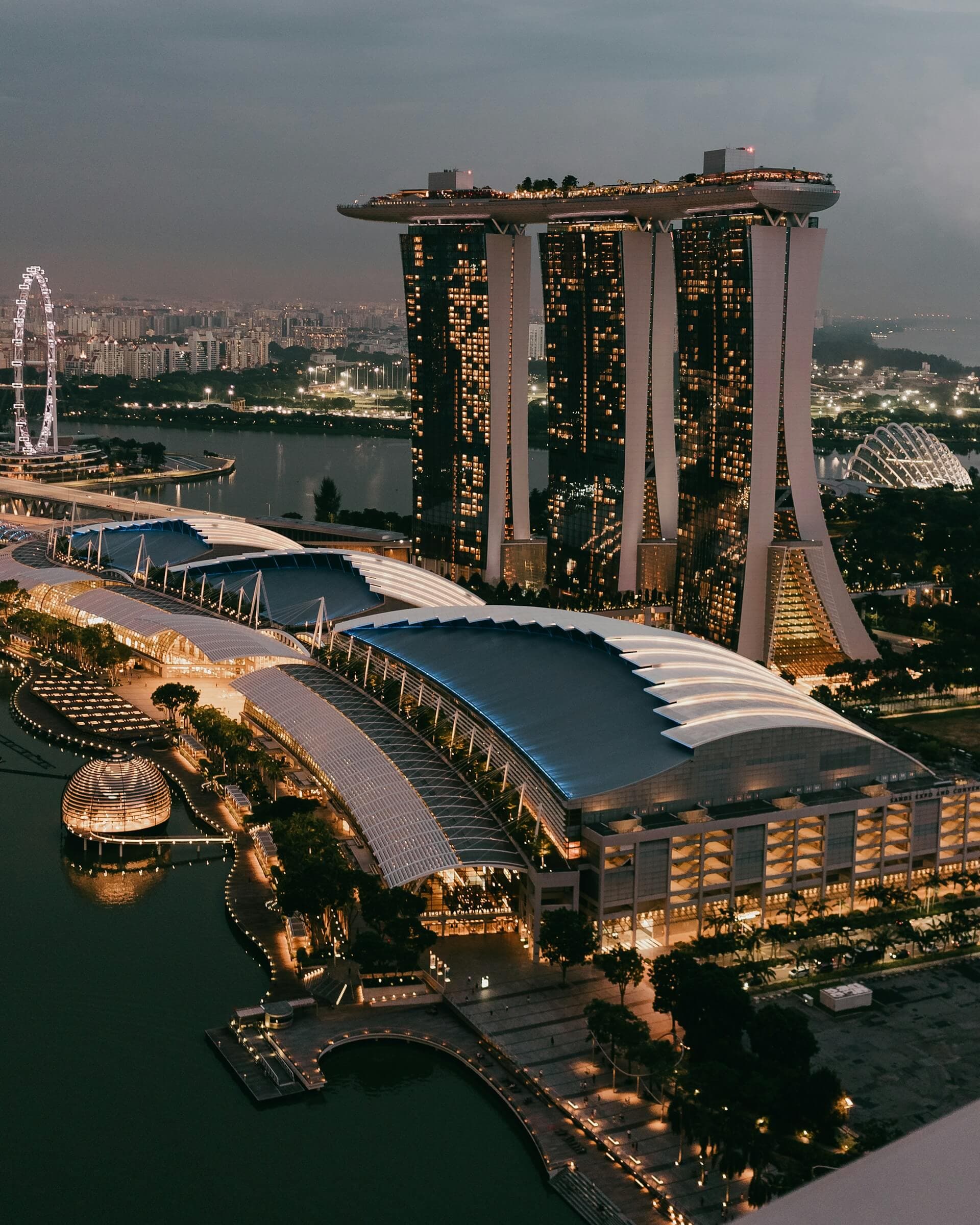 Marina Bay Sands and Singapore skyline at dusk