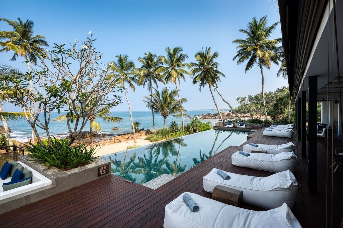 Ahu Bay — Sri Lanka stay